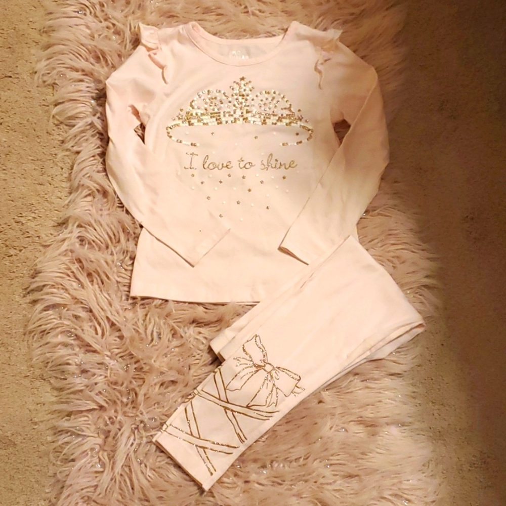 2 pc Girls Princess Shirt w/ Ruffels and and leggings  woth Glitter size 6